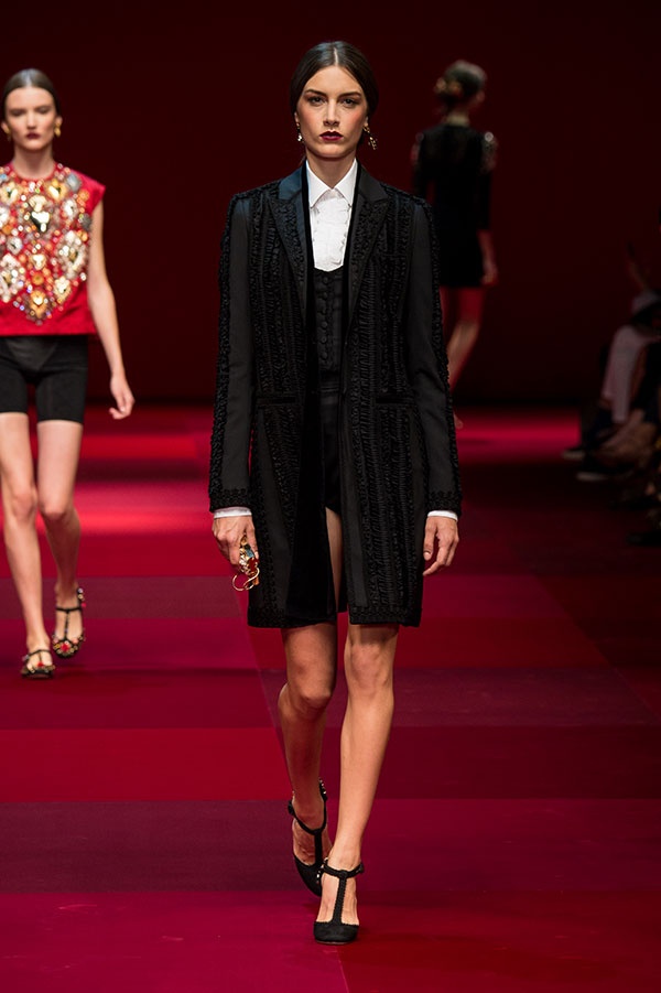 عرض Dolce & Gabbana لربيع وصيف 2015