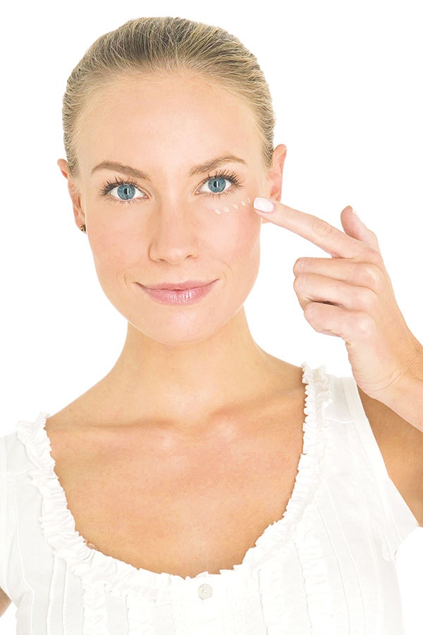 عالجي انتفاخ العينين حسب عمرك