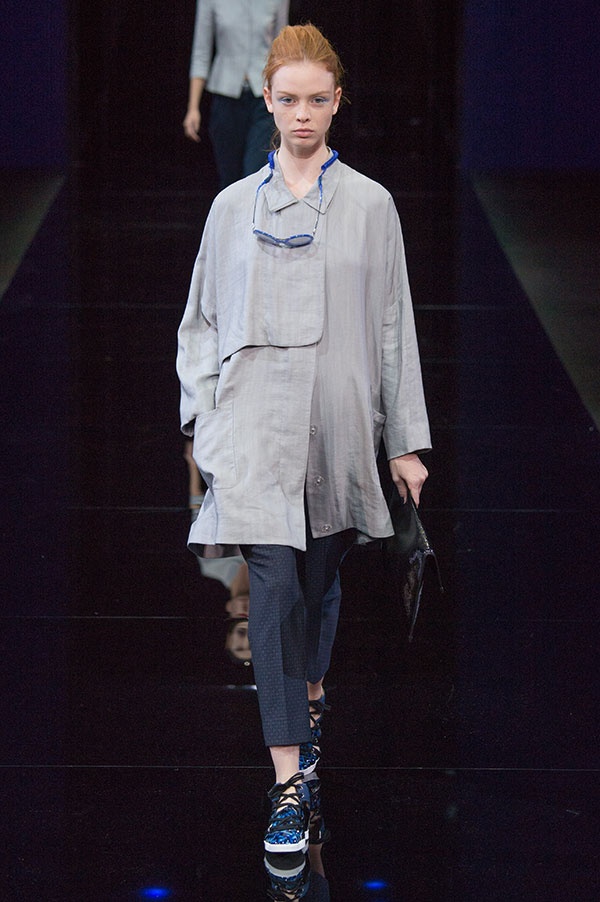 عرض Emporio Armani لربيع وصيف 2015