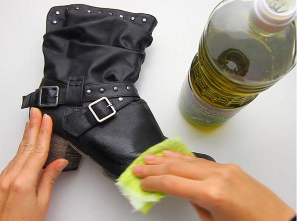 نصيحة من قارئات لها، 4 خطوات سهلة وسحرية لتنظيف الحذاء الشتوي بدون إتلافه!