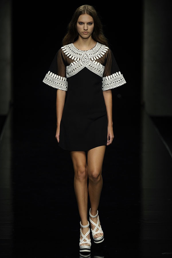 عرض John Richmond لربيع وصيف 2015