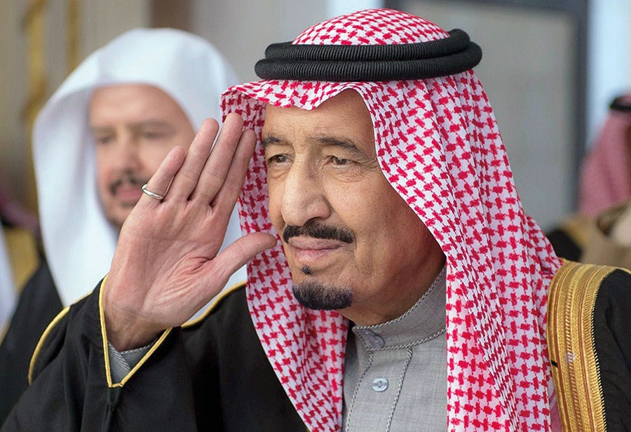 الملك سلمان المؤرخ الذي عاصر دهاليز «القرار السياسي» طيلة 60 عاماً