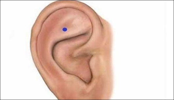 دلّك هذه المنطقة من الأذن، إليك ما سيحصل...