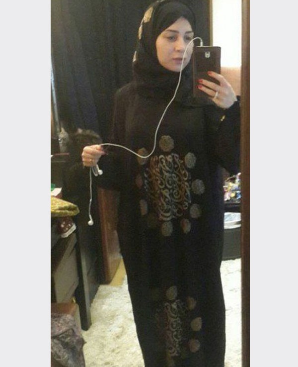 هل ارتدت مي عز الدين الحجاب؟
