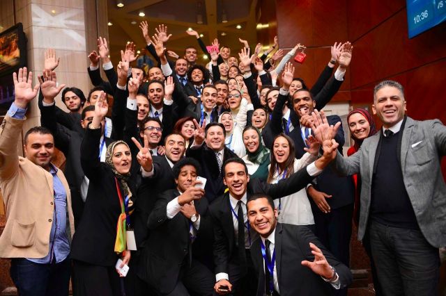 بالصور.. هاني شاكر يبدأ حفلته بـ