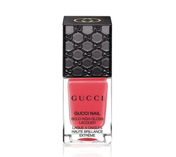 جريء
Gucci Nail Bold High-Gloss Lacquer in Crushed Coral 
