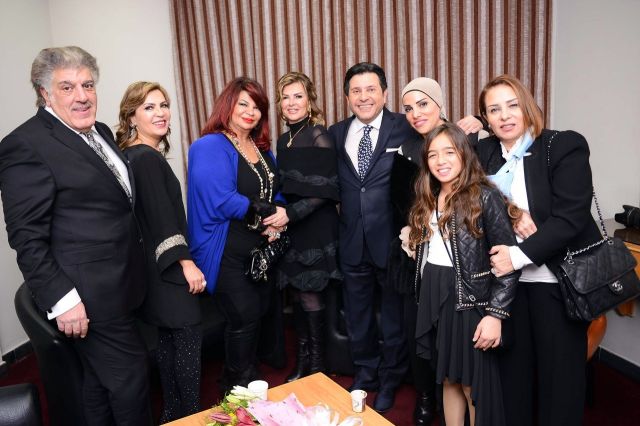 هاني شاكر وزوجته وجمهور الحفل