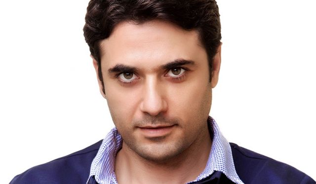 بالفيديو- معلومات أولى عن عروس أحمد عز، اسمها داليا وهي ابنة رجل أعمال مشهور، إليكم التفاصيل