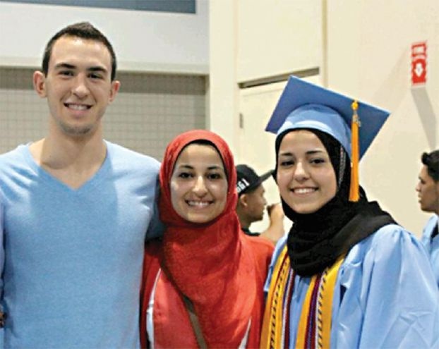 أميركي ملحد يقتل ثلاثة طلاب مسلمين