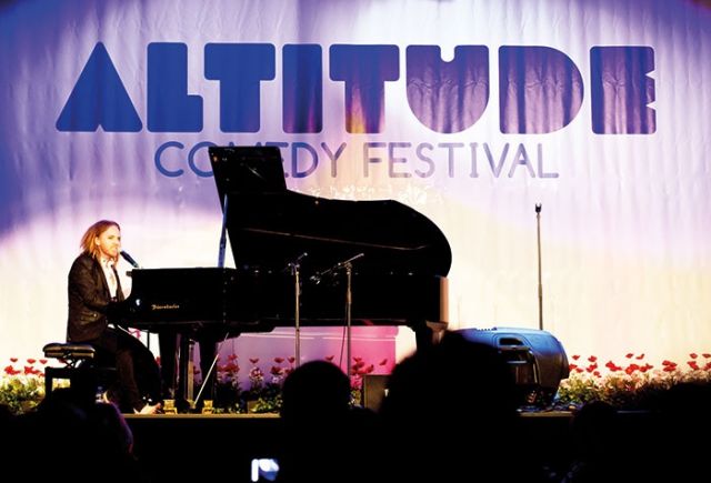 مهرجان المرتفعات في ماريهوفن في النمسا: الضحك هنا رغم أنف الصقيع 