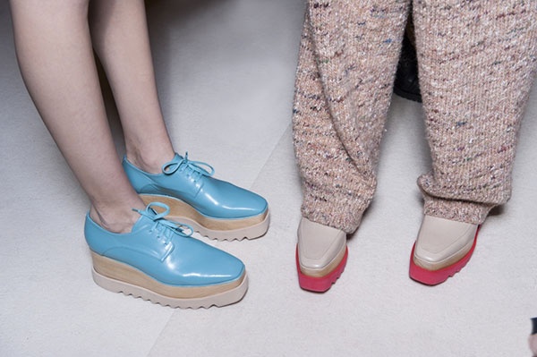 بالصور - آخر صيحات موضة الأحذية: الكعوب الخشبية!