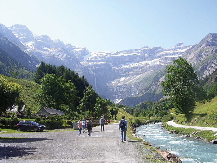 أودية بوم ليه ميسيو Baume les Messieurs (جورا) العميقة