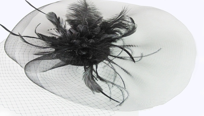 نجمات اجتمعن على حب هذه القبعة، نانسي عجرم إحداهنَّ!