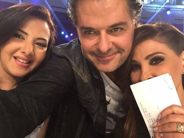 انهيار وبكاء دنيا سمير غانم في كواليس XFactor؟