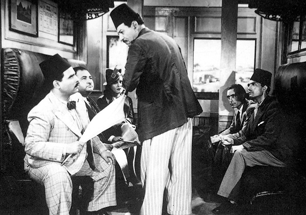 أشرف عبدالباقي يفوز بنجيب الريحاني