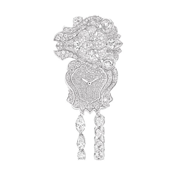 ساعة مخفية «ليون استرال» من الذهب الأبيض عيار 18 قيراطاً مرصّعة بـ 591 ماسة لامعة.