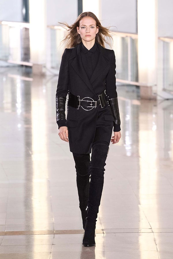 عرض Anthony Vaccarello لخريف وشتاء 2015/2016