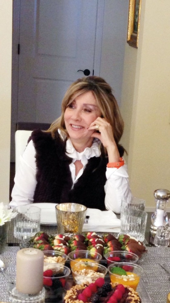 ناهد بابا، سيّدة منزل تعيش في بيروت، حائزة إجازة في العلوم الماليّة