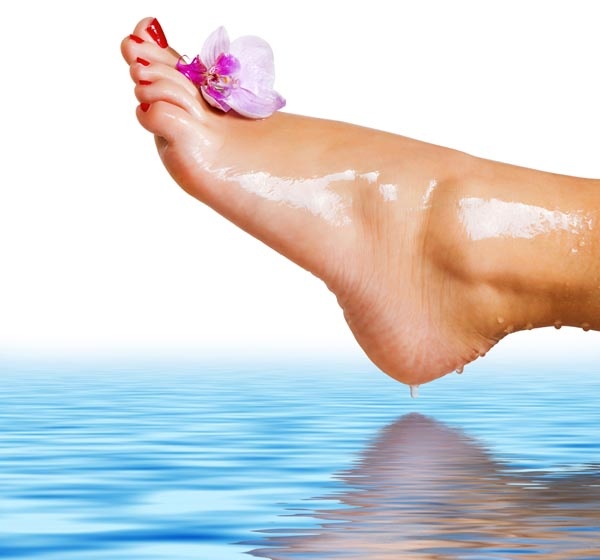 إليك هذه الخلطة السحرية لتقشير الساقين!