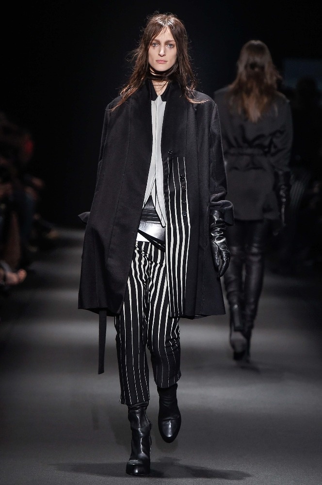 عرض Ann Demeulemeester لخريف وشتاء 2015/2016