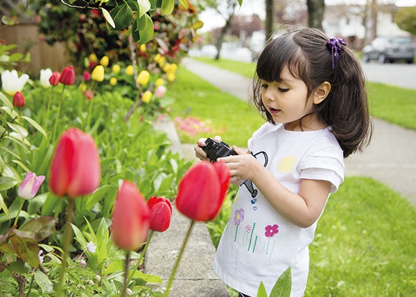 أطفال الشهرة: بين استعراض الموهبة واستغلال الطفولة!