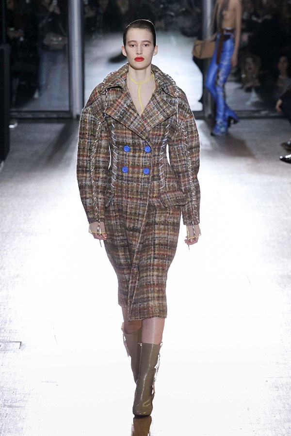 عرض Acne Studios لخريف وشتاء 2015/2016