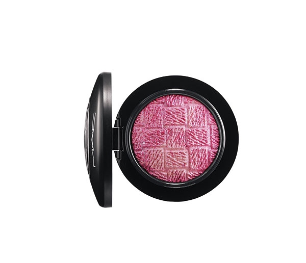 حيوية  M.A.C Lightness of Being Mineralize Blush Please Yourself
