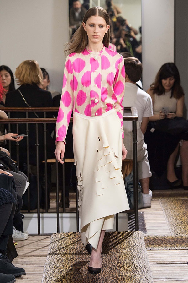 عرض Maison Rabih Kayrouz لخريف وشتاء 2015/2016