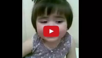 بالفيديو- طفلة صغيرة تغني ست الحبايب، ما رايكم، هل ستكون نجمة في المستقبل؟