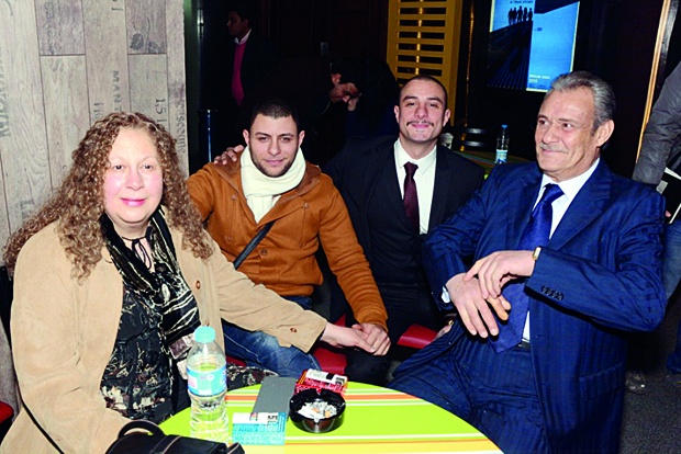 سمية الألفي وفاروق الفيشاوي يدعمان ابنهما