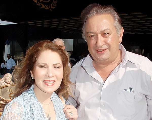 بوسي: نور الشريف «حبيبي دائماً»! بعد عودة حياتهما الزوجية