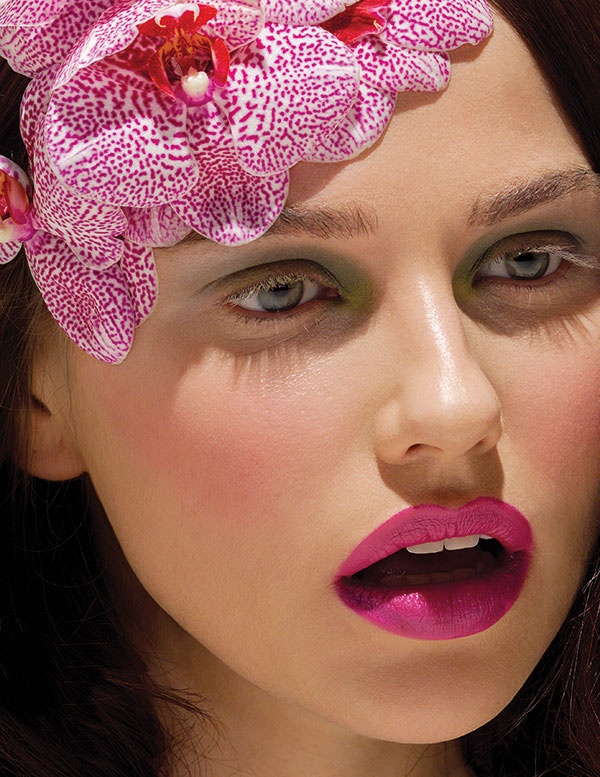 ثمة موضة جميلة يمكن اتباعها هذا الموسم. فألوان الجمال الطبيعي يمكن العثور عليها في الأزهار