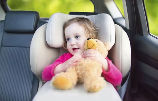 هذه هيّ الأشياء التي ستحتاجينها أثناء السفر مع طفلك لأول مرة