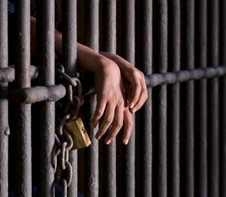 سعودي يريد زوجته الرابعة سجينة...لماذا؟