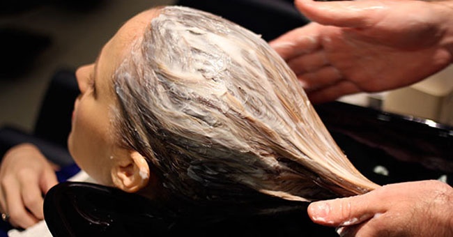 نصيحة من قارئات لها- خلطة الثوم لشعر طويل ولامع!