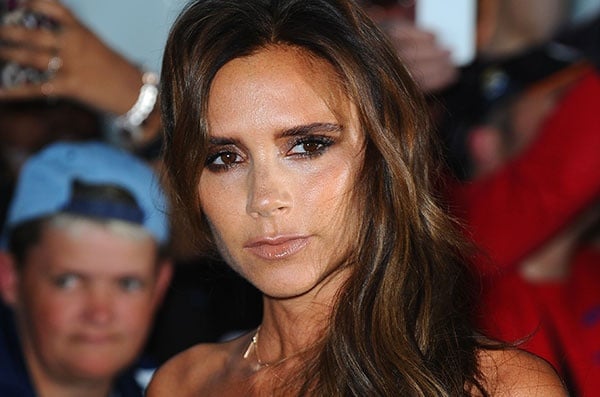 فيكتوريا بيكهام تكشف سر عدم ضحكها للمرة الأولى، و13 سراً آخر