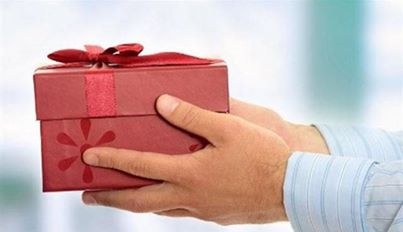 بالصور- هدية شاب لوالدته في يوم الأم تشعل مواقع التواصل الاجتماعي!