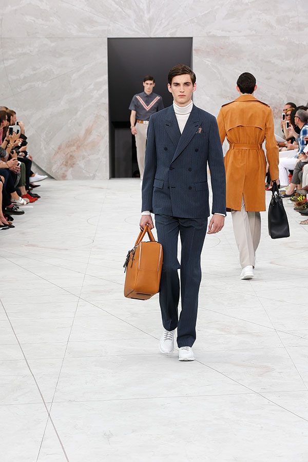 حقائب Louis Vuitton الجديدة لرجل متعدد المهام