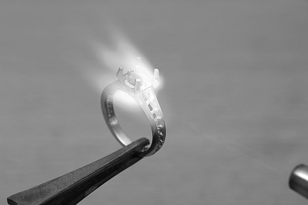 مجموعة SET FOR YOU من CARTIER خواتم زفاف ترضي فرادتك