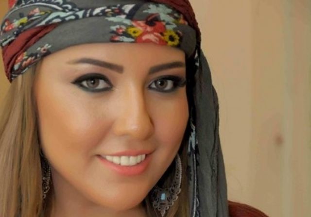 كيف أغلقت مي كساب الباب على شائعة  حملها؟