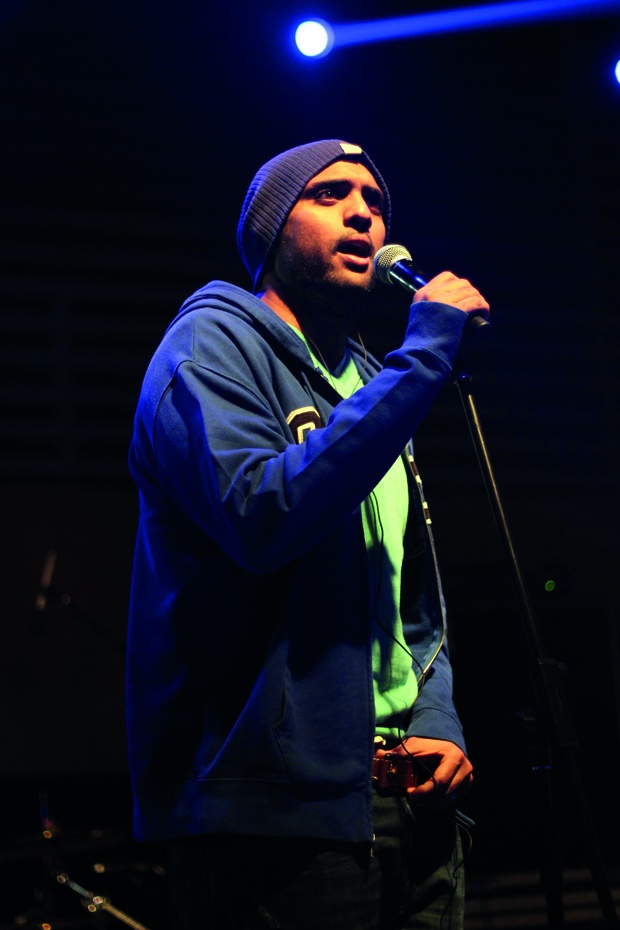 أحمد بهاء على المسرح