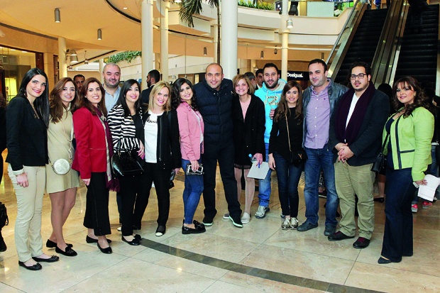 عرض ينبض بالأمل.