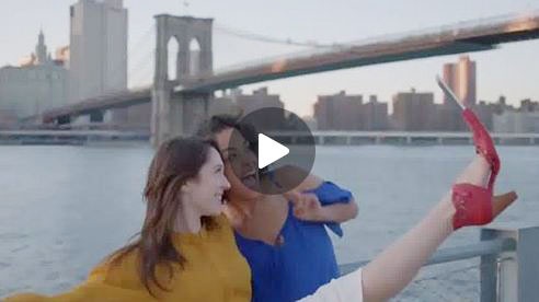 بالفيديو- بعد عصا الـسيلفي، حذاء لإلتقاط الصور!!