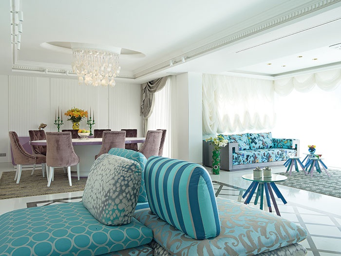 زواج الألوان والأشكال في منزل فريد