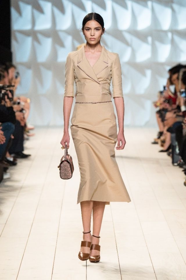 بالصور- إطلالتك في المكتب ستكون مريحة وأنيقة بهذه الثياب التي انتقيناها لك