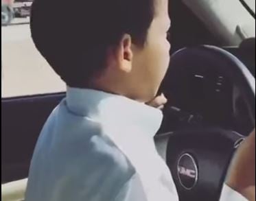 بالفيديو- طفل سعودي عمره 10 سنوات يغضب رواد مواقع التواصل!!