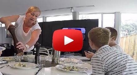 شاهدوا هذا الفيديو وستتمنون لو تحصلون على حاوية البهارات هذه! وداعاً للتكنولوجيا