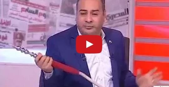 بالفيديو- لأول مرة إعلامي يدخّن شيشة (نرجيلة) على الهواء، والسبب فضيحة في مدرسة! إليكم التفاصيل