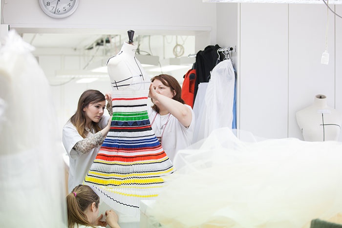 في مشغل DIOR The Pleats نوستالجيا المستقبل...