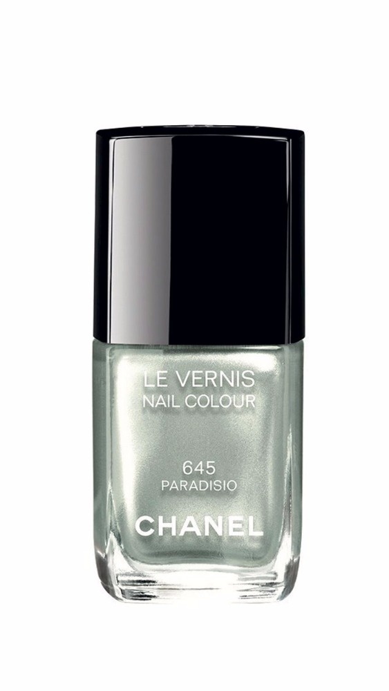 ألوان منعشة لأظافرك